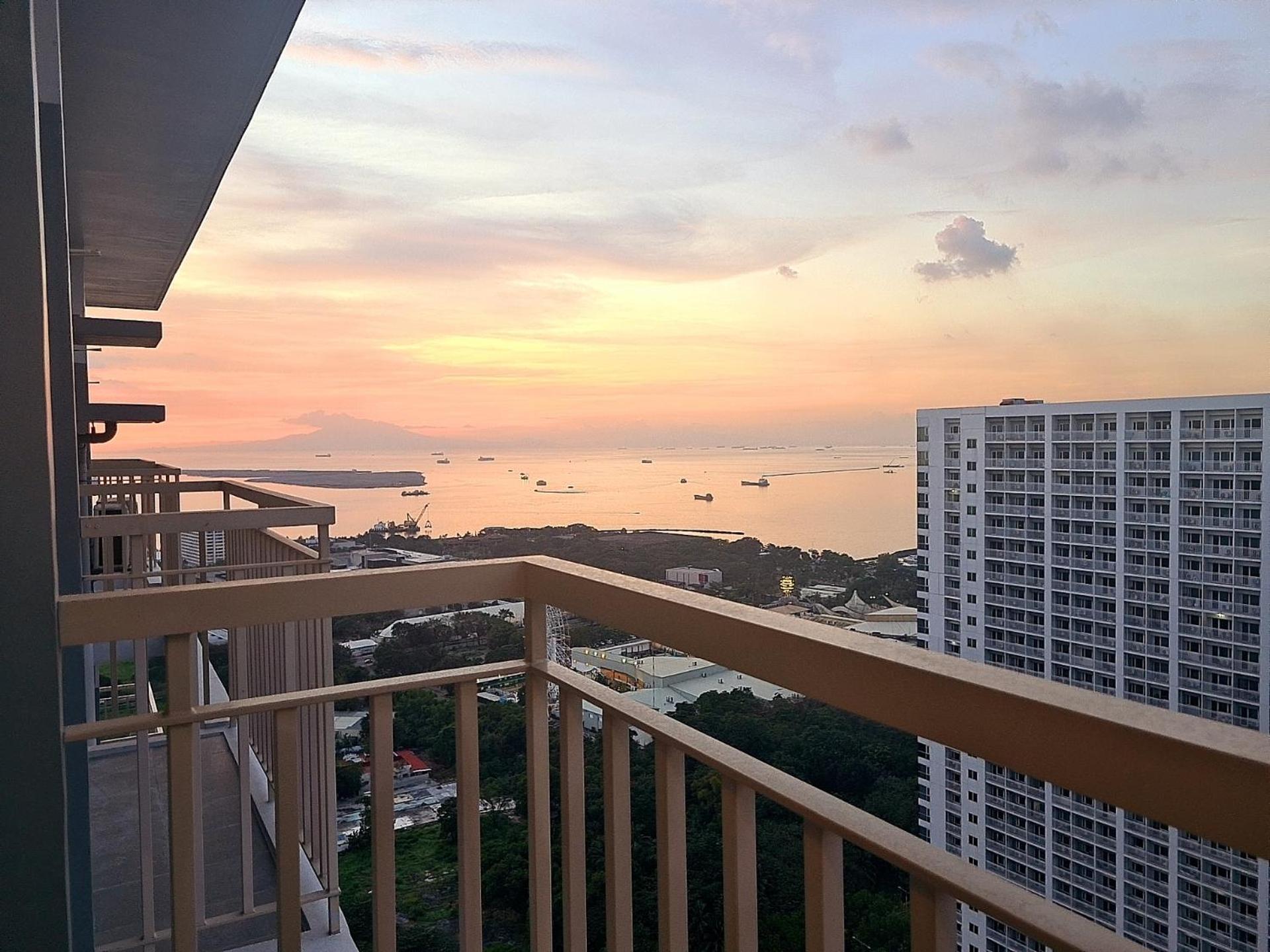 Cozy Penthouse 2Br Suite W Balcony - Amazing Manila Bay View And City Skyline Near Moa Pasay Exteriér fotografie